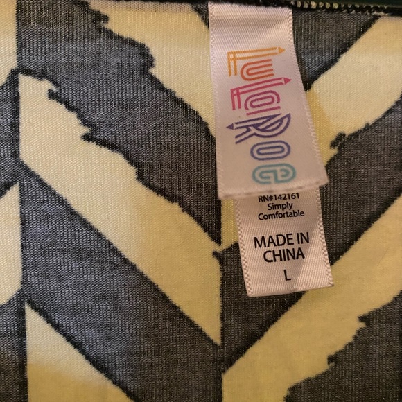 Lularoe Classic T - Picture 2 of 3